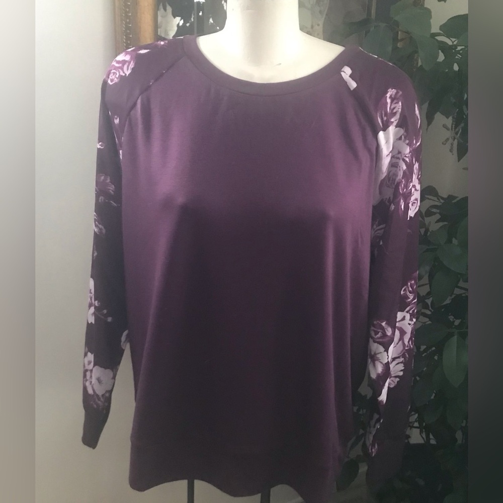NWT ! Ricki’s Long Sleeve Top - Size Medium